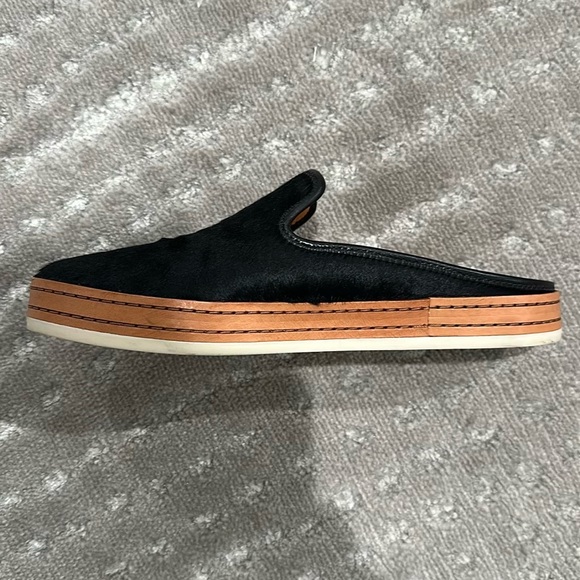Vince Camuto Slip-on Black Cowhide Leather Mules - Picture 4 of 7